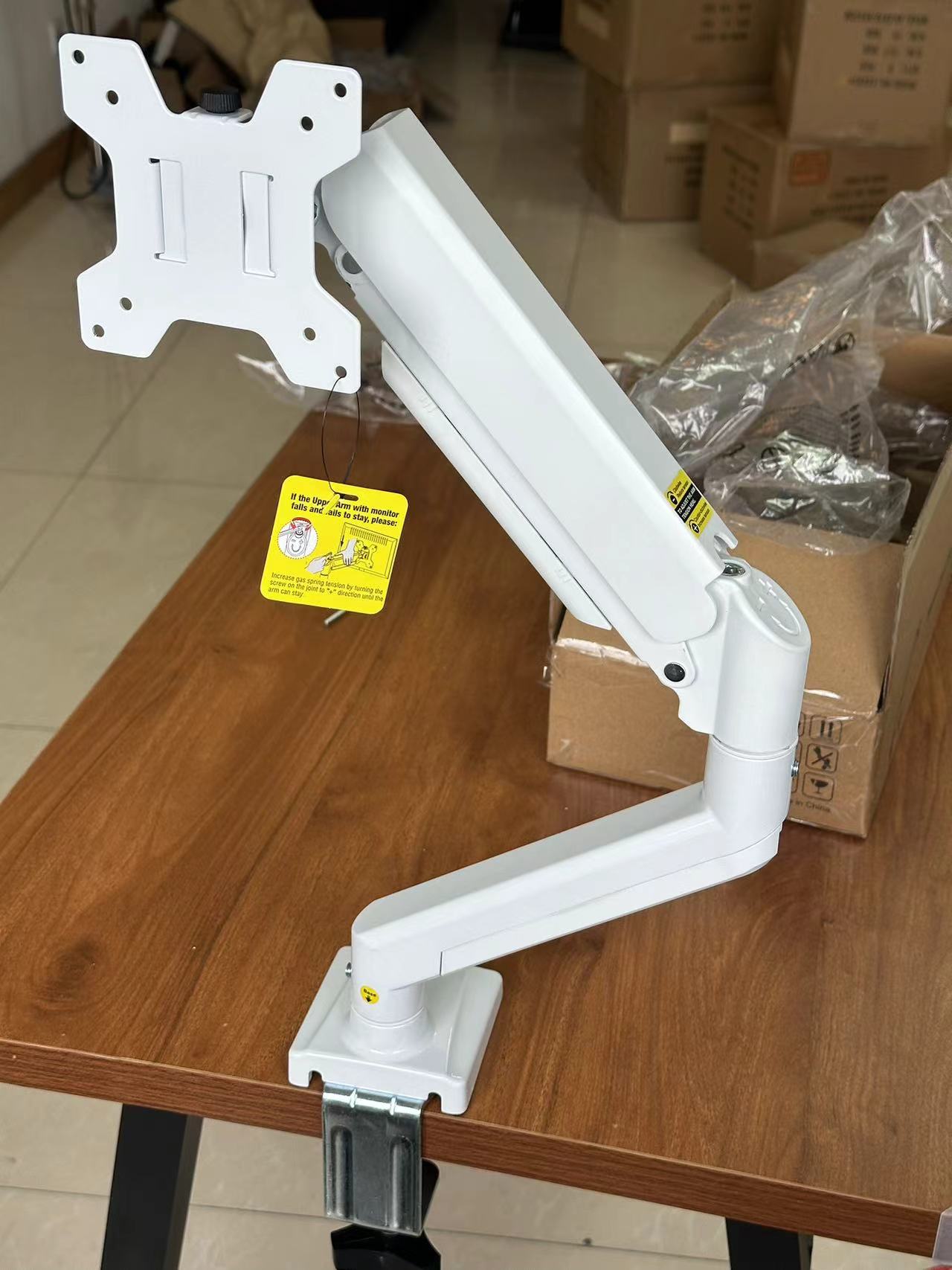 SOPORTE DE PARED PARA MONITOR TH02S 13" A 32" negro imagen 2